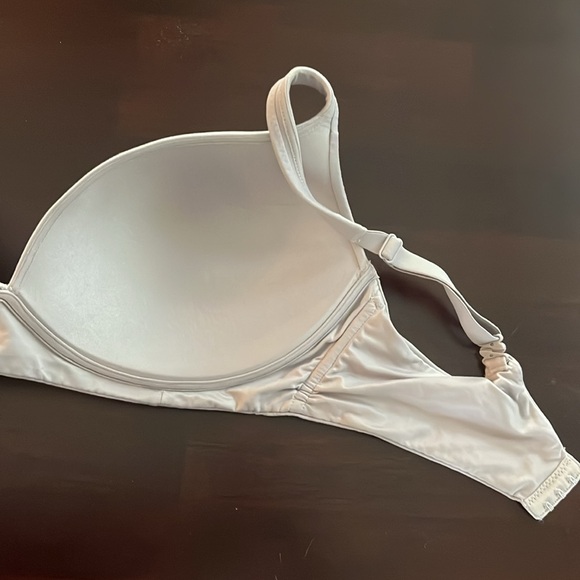 VS Body by Victoria Wireless 36DD - Picture 3 of 6